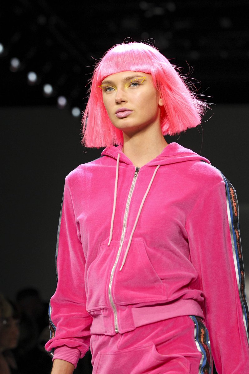 RStrijdUpdates's tweet photo. #HQ | Romee Strijd walking for Jeremy Scott F/W18 RTW show during #NYFW #2 https://t.co/EbgrUoCfw9