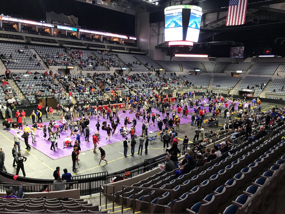 GHSRedHawks's tweet photo. Getting ready for @IHSAA1 wrestling semi state inFt. Wayne. #GoGHS https://t.co/IN1YeTf9wU
