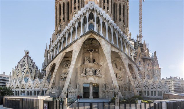 Order66Labs's tweet photo. The church in #Interventionville where the 12-step meeting will be held is being modeled after #SagradaFamilia in #Barcelona. See WIP of part of the building called the Passion Facade. #Gamedev #Indiedev #digitalhealth #addiction #recovery #ScreenshotSaturday #3DModeling https://t.co/rcaZgwtyih