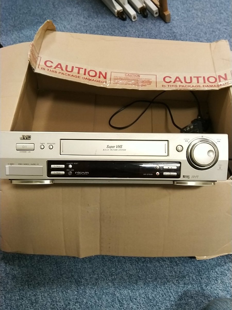 YiJoneLi's tweet image. #ThrowbackTechnology Super VHS Recorder