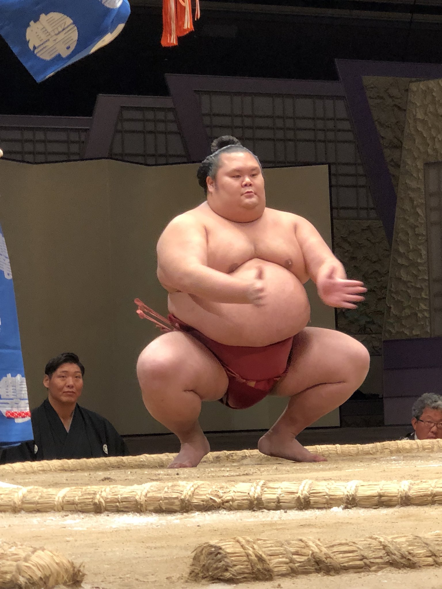 お相撲好きのさーちゃん Twitterissa ちよまるたん かわいいね ちよまるたんっていっていいんだよね さっきいってたもんね かわいい ちよまるたぁーん 子ども力士くんたちのお相手をした時にアナウンサーの方に 千代丸たんと呼ばれておられるようですが