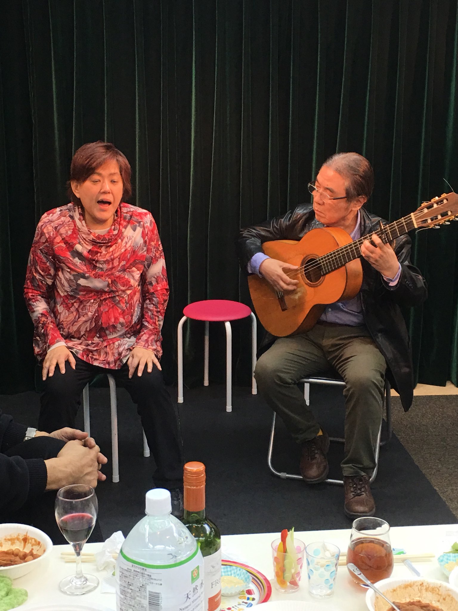 舘 今日は立教フラメンコobの新年会でした 我がクラブの宝渡部純子 浜田吾愛 そしてアントニオアズカテラ 奥様の寺井夢さんが参加してくれました 今日の幹事としては鼻高々です ついでにアレグリアス ソレアポルブレリアを伴奏させて頂きました