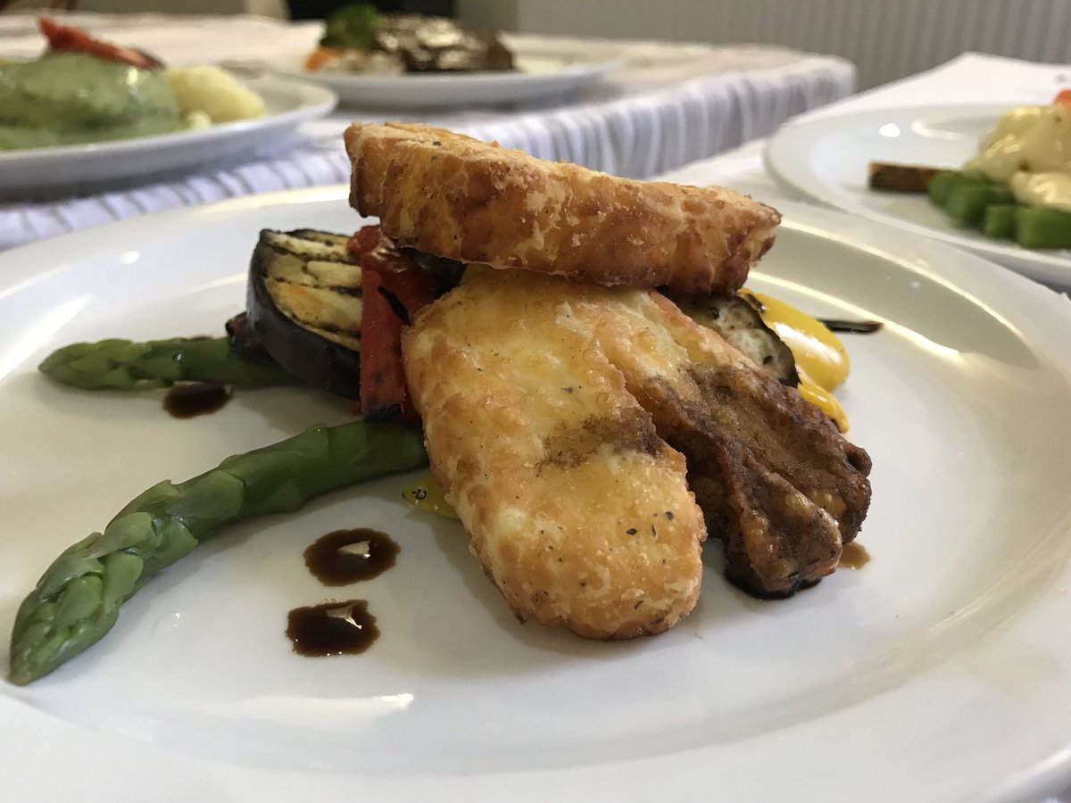 ElmBankEccles's tweet photo. Just some of the delicious meals our in house catering team have created today. https://t.co/aYnamQi95X