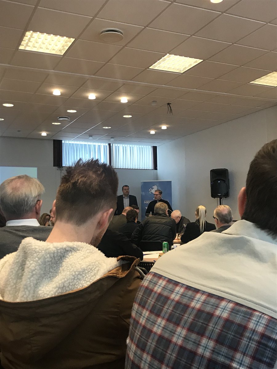 Flokksráðsfundur Miðflokksins. Fullt hús og frábær stemning :-) #midflokkurinn