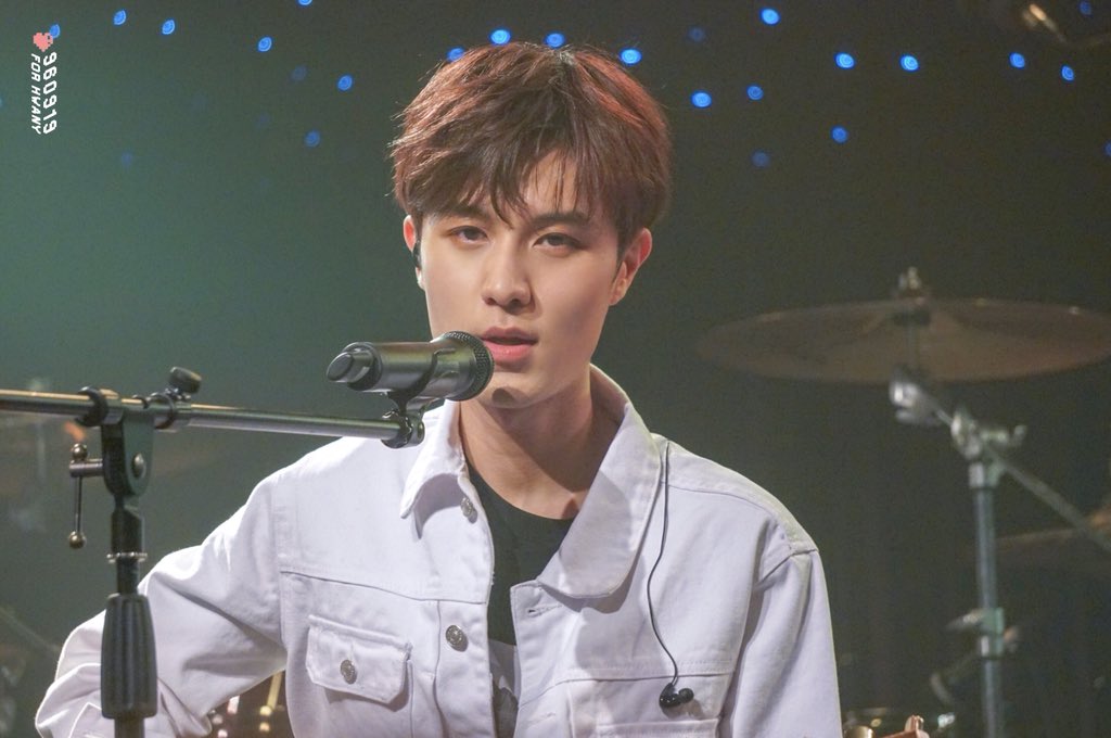 hwanseong0919's tweet photo. 180209 꿀꿀한 발렌타인데이🍯

#김환 #Kimhwan
#허니스트 #HONEYST #연애하고싶은데요 @HONEYSTofficial https://t.co/SNtNvx4pdq