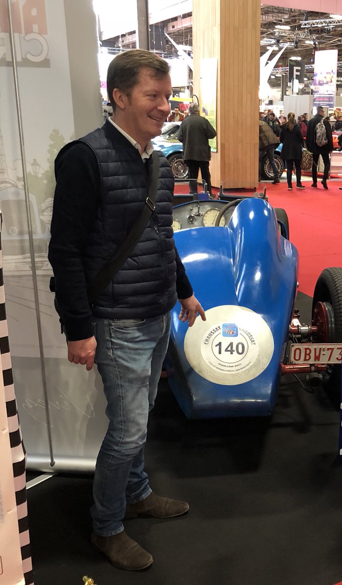 JulienSteimer's tweet photo. Pour assurer votre #auto de #collection, l’agent Patrick Chaussat #AXA #SudOuest vous attend à #Retromobile2018. Le n•1 de la #voiture #passion, c lui ! @Jacques2Peretti @Delphmaison @serge_morelli #pub https://t.co/wez4Gfr8Jp https://t.co/2OalFFob1Q