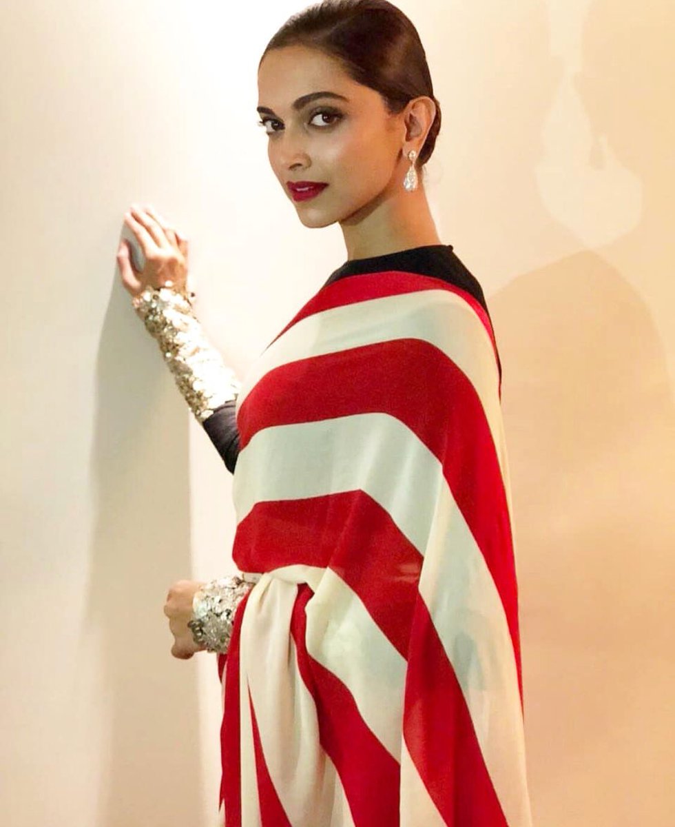 filmfare's tweet photo. The reigning queen @deepikapadukone! https://t.co/UZKtAPAkoY