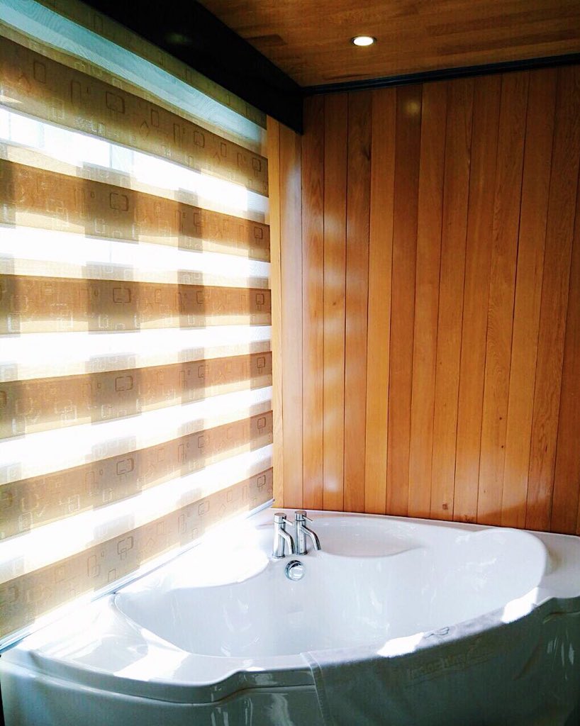 JVFCruise's tweet photo. Need a place for warm bath while enjoying the nature to distress yourself? Come &amp; book your ticket with JVF Cruise
#jvf #jvfcruise #Vietnam #halongbay #distress #nature https://t.co/1EiusebNuF