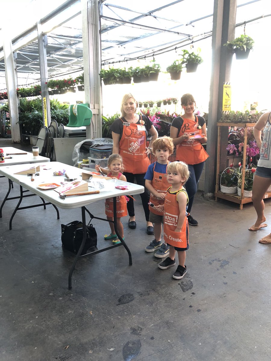 1st kids workshop since Irma. Staff and community super excited. What a beautiful day😁<a href="/MichaelR6302/">Michael Rivera</a> @Joelitojr2012