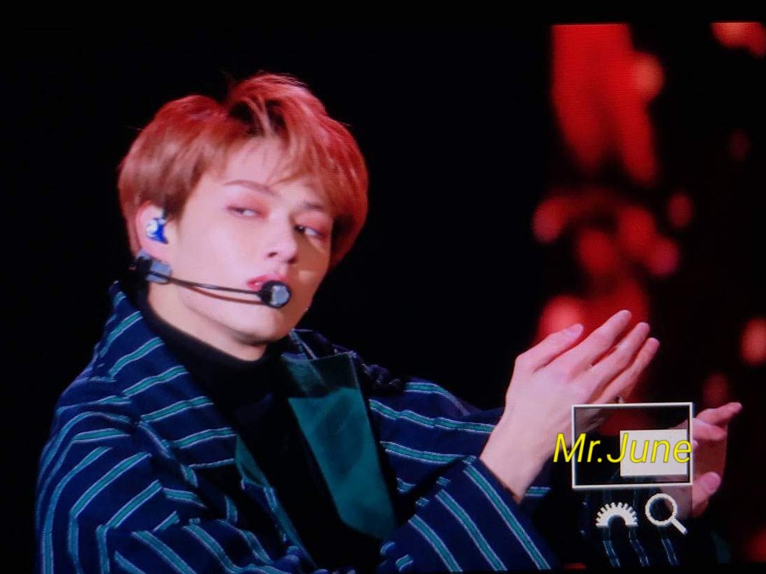 180210 K-POP World Festival
-
#세븐틴 #준 #文俊辉