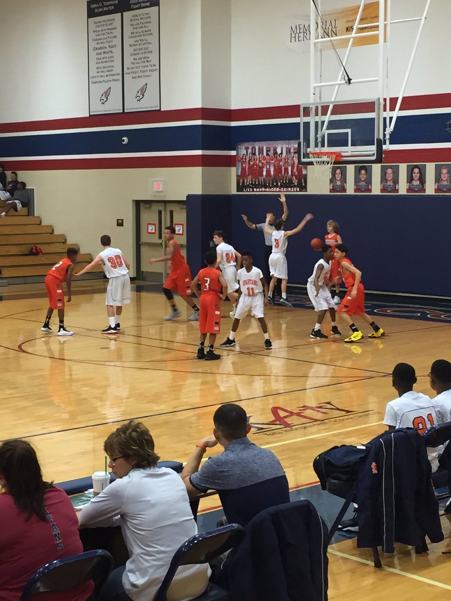 7LSpartanHoops's tweet image. 13-13 at halftime of the BDJH vs SLJH 7A game!!  Great young players!!