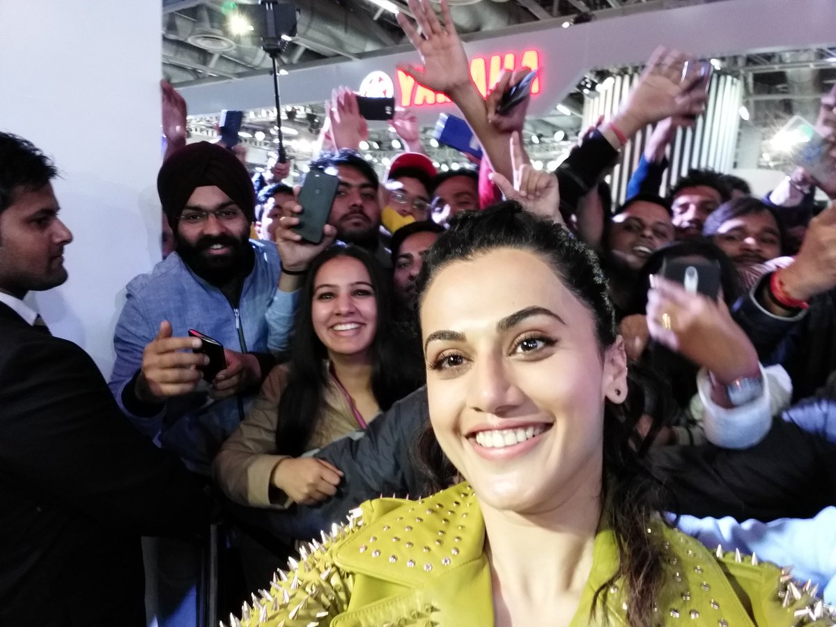 sumee1226's tweet photo. @taapsee @honda2wheelerin Thank You so much for giving this memorable moment of joy today..
#AutoExpo18 #humbleness #dillidikudi https://t.co/U7BkM9MZAb