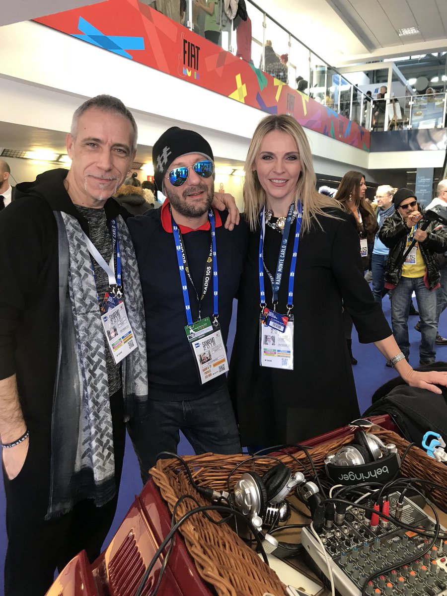 marco_racchella's tweet photo. @Jalisseofficial ai microfoni di @SilverMusicR con #Andreinoaxe e @JoeSetty80 in diretta da @CasaSanremoffic @fratelliberetta #Radio105 #SMradio #MarcoRpage #Sanremo2018 #sanremo https://t.co/XbHQg4PT50