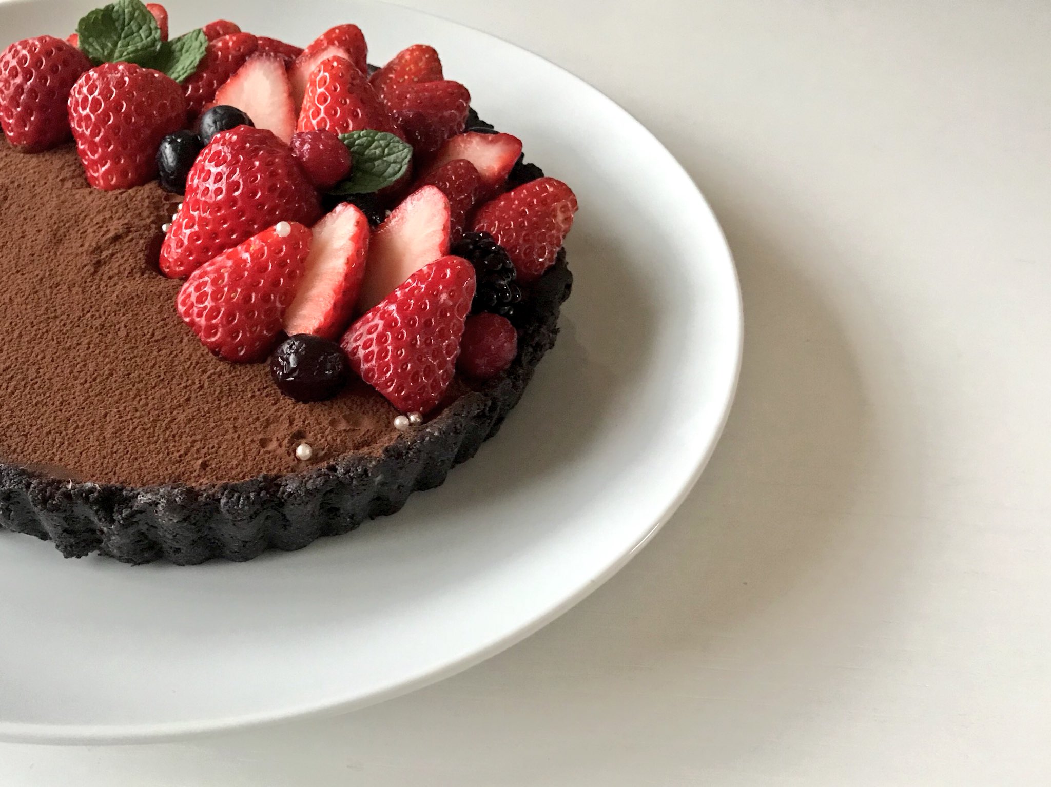 そらん 娘と一緒に作りました オレオと苺の生チョコタルト 年に一度 バレンタインに娘とチョコをつくるのはいいものです いくつになっても バレンタインには早いですが 娘の旦那ちゃんは絶賛してくれた様で良かったね バレンタイン 手作りお