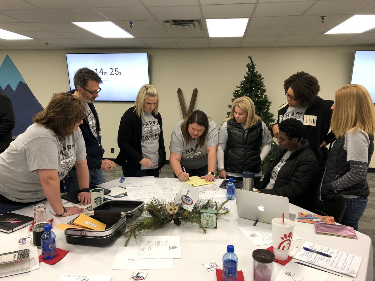 kdnix's tweet photo. Leaders at work! #campignite https://t.co/2kSGa1WMID