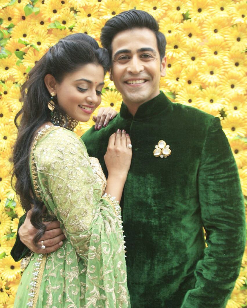 dishank_arora's tweet photo. If the simple things in life  don’t put smile on your face then you will never be truly happy.  @StarBharat #falsu #suyash #falguni #happy https://t.co/RFyzCswP0J