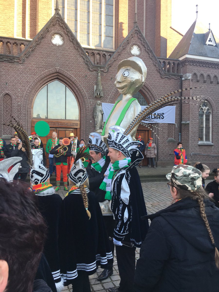 Papgat's tweet photo. Willemke Pap vrij en overal bij !@DePlekkersRooi #geweldig https://t.co/PoNKDLziEy
