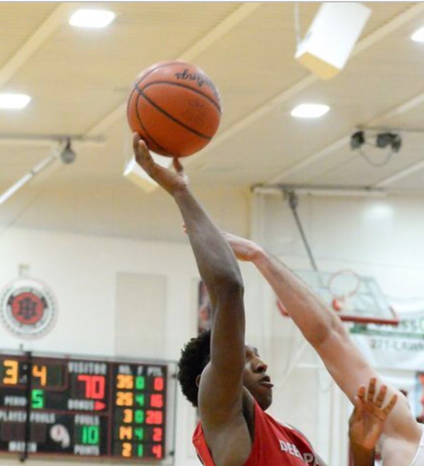 SideHoops's tweet photo. IESide 2018 @Dbuckets_25 with game winner! Expected! https://t.co/txSfHre2t2