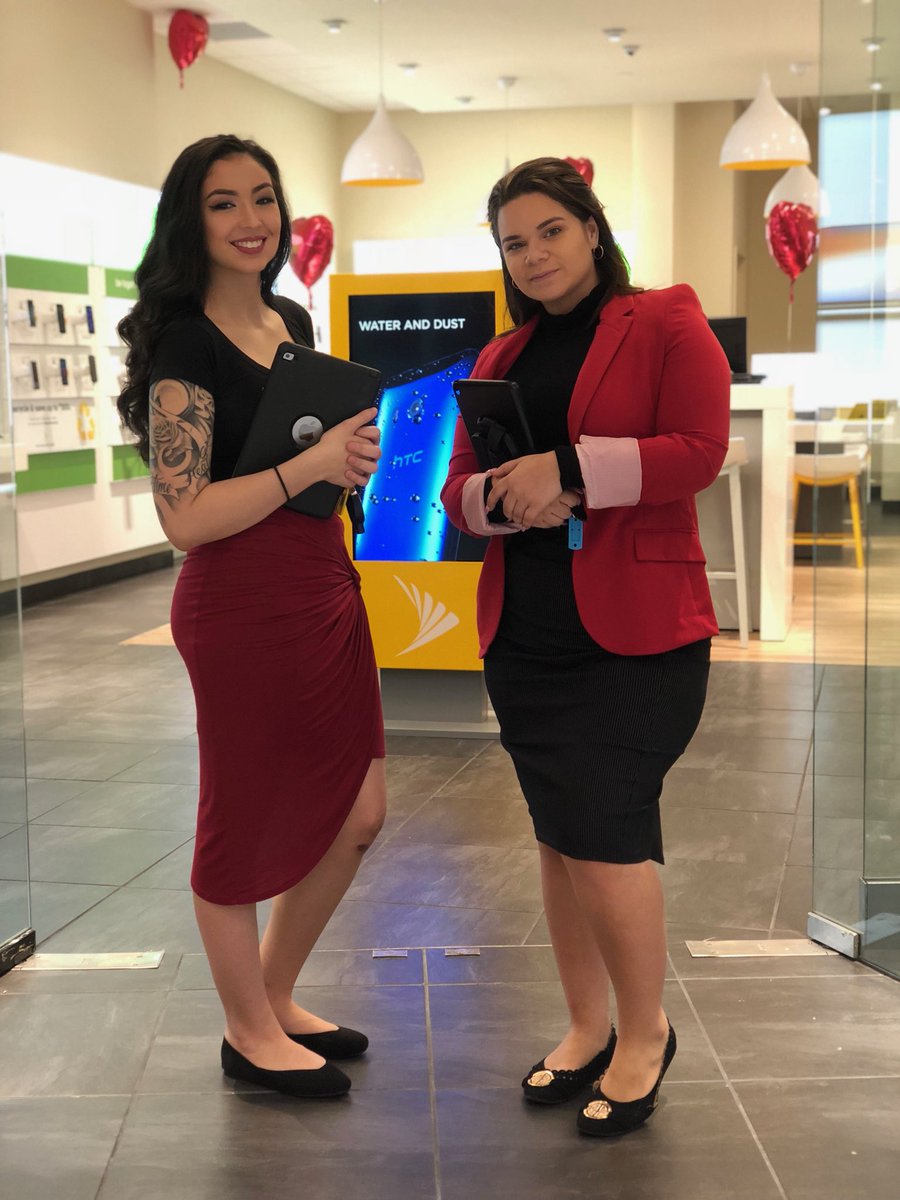 MemorialHwy5210's tweet photo. Come in today and see Melanie &amp; Jennifer for #SprintSaturday ! #ValentinesDay #iPhoneX #AppleIOS #Android #AppleMusic #AppleNews #ValentinesDaySpecials #BlackBerry #BOGOiPhone8s #GalaxyS8 #iPhoneForever #smartphones #WirelessWeekend #ValentinesSavings  @skossa01 @HillsboroughFL https://t.co/UELelUVT0G