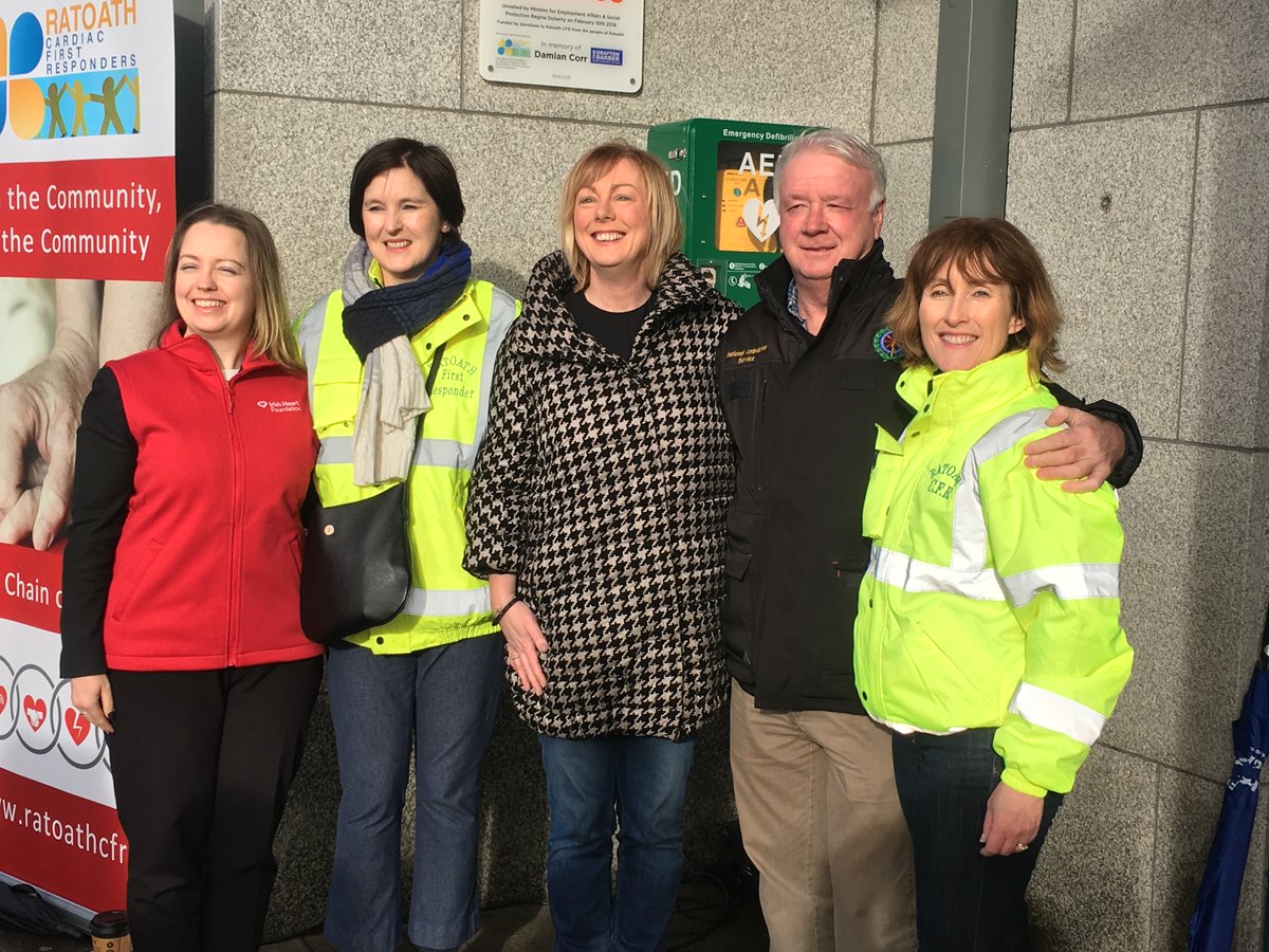 Great to have <a href="/ReginaDo/">Regina Doherty MEP</a> launch public access defib for #Rataoth with great support from <a href="/AmbulanceNAS/">National Ambulance Service</a> &amp; <a href="/Irishheart_ie/">Irish Heart Foundation</a>   #rosc <a href="/CFRIreland/">❤️ CFR Ireland ❤️</a> <a href="/HSELive/">HSE Ireland</a> <a href="/dghealthservice/">Tony O’Brien</a> Amazing community spirit <a href="/annmarieogrady/">Ann Marie O'Grady</a>