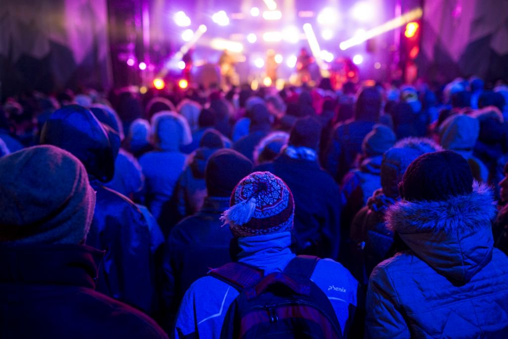 MTLenLumiere's tweet image. Un forfait nuit blanche exclusif à gagner pour 4 personnes! 
Rends toi sur notre site pour voir tout ce que le forfait comprend, tu vas comprendre pourquoi tu dois participer: bit.ly/2H3rxve @NuitblancheMTL #nbmtl #MtlenLumiere