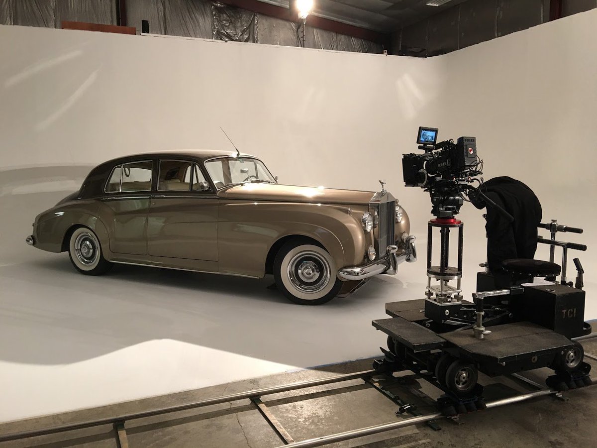santosviplimo's tweet photo. Photo shoot with our newest addition, a 1957 Rolls Royce Silver Cloud I in sable over champagne.  Call us to reserve this classic for your wedding or special event.  #RollsRoyce #vintagecars #weddingplanning #wedding #bride #groom #NYC #limo #classiccar #nj https://t.co/Mip8n1ZmhX