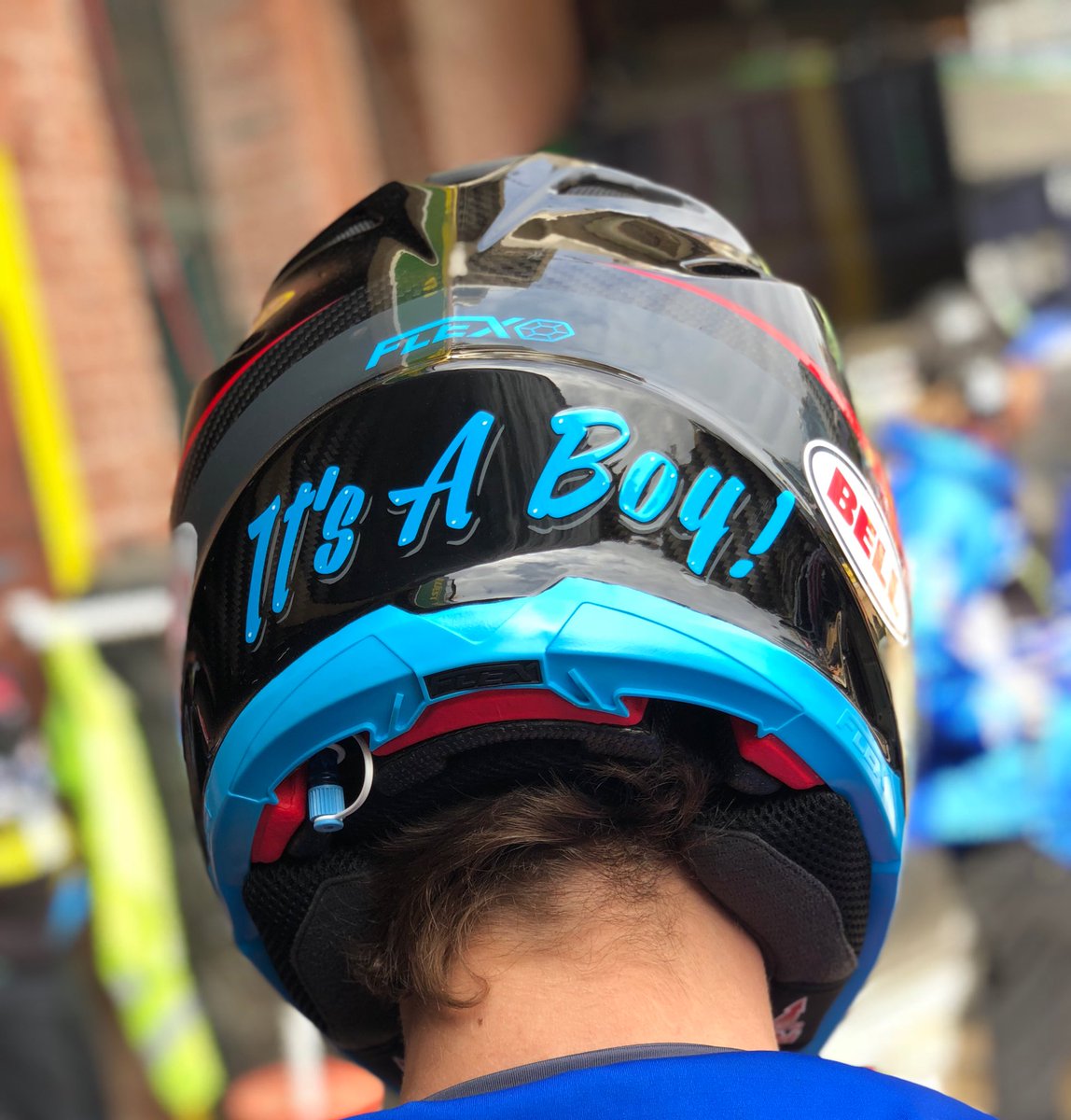 SupercrossLIVE's tweet photo. Well that’s one way to do a gender reveal! Congrats @plessinger157 👍🏼👶🏻 Tap the link to see how you can watch the racing https://t.co/wcL9EPPtK2 #SXonFOX #DropTheGate #SupercrossLIVE https://t.co/mJg7sq1kJZ