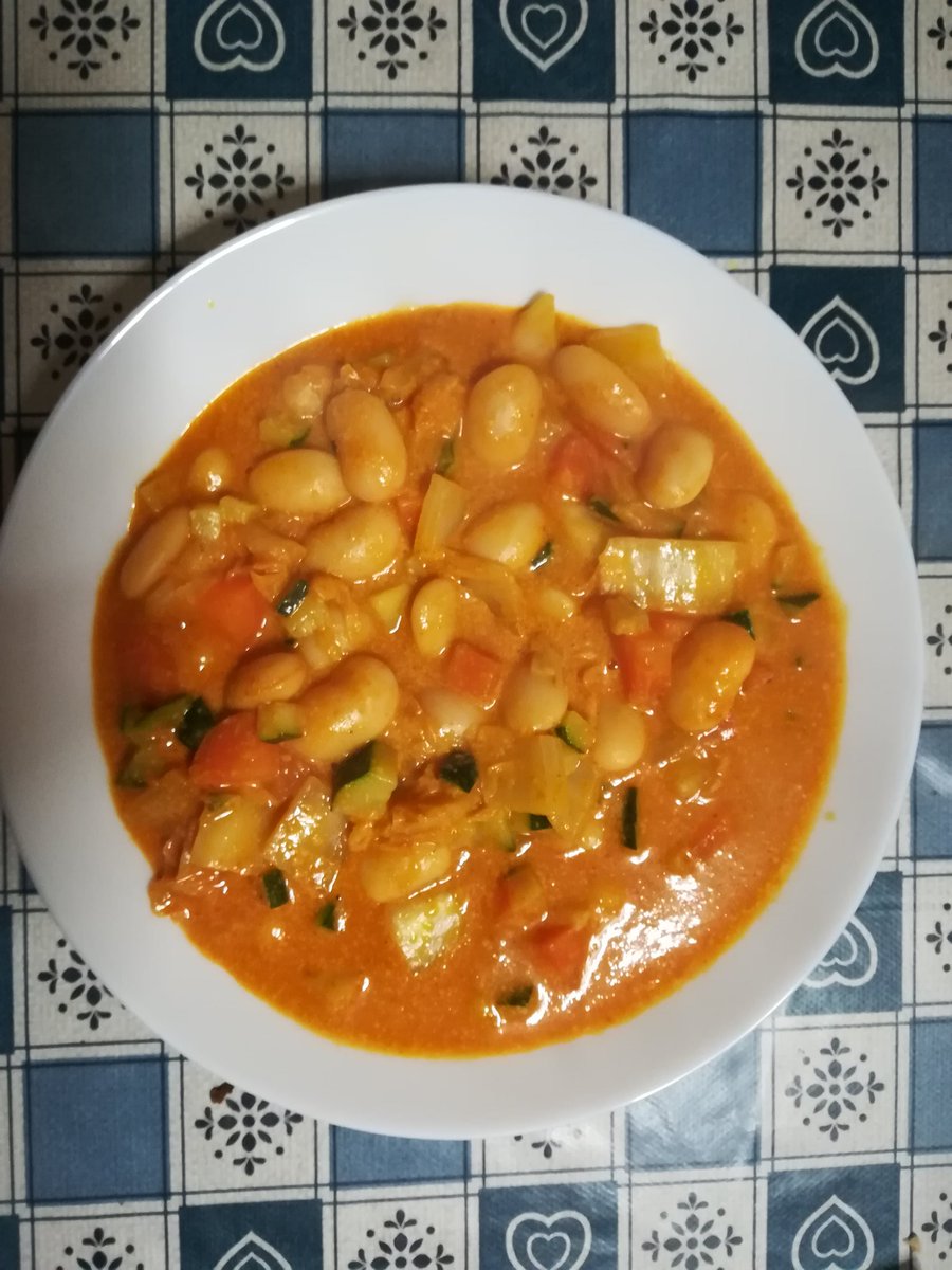 mochizucchinii's tweet photo. Oggi imito @JoaydaChef e unisco pomodoro e cocco. E mi piace un sacco👌 https://t.co/Rq9cTNRo05