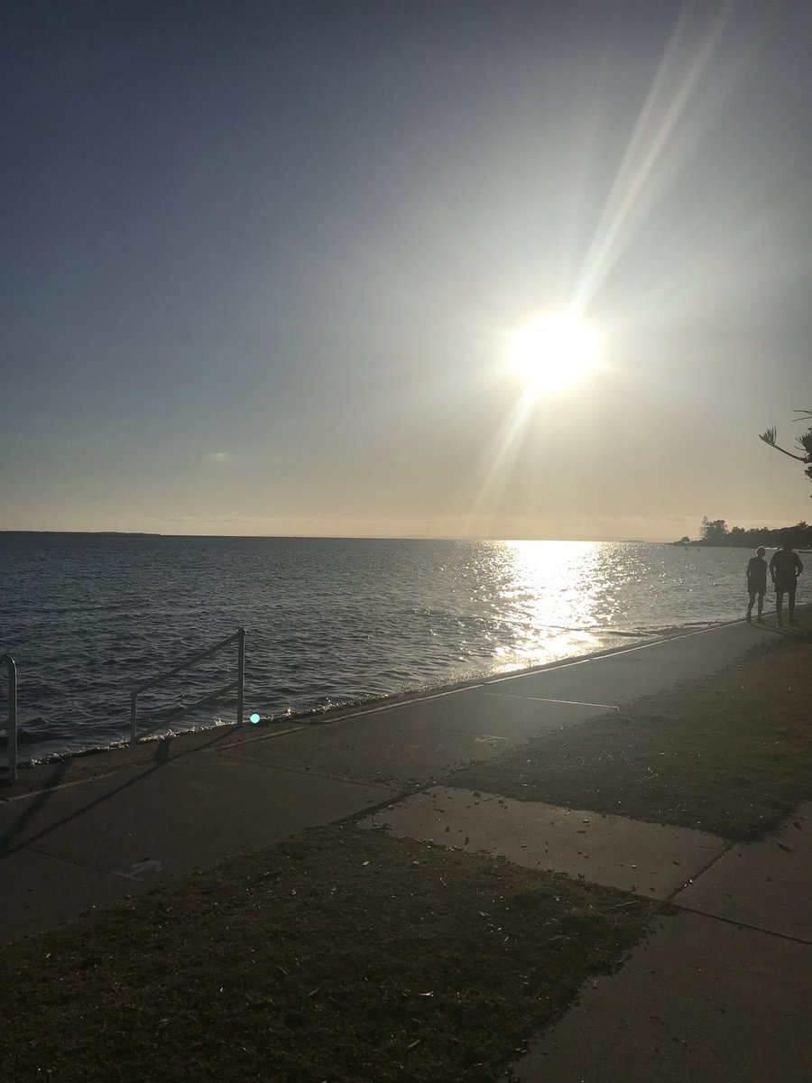 LizCrowe2's tweet photo. Nature, exercise, connection with others. Essential pillars to wellbeing. Commit to your #wellbeing this week. The harder life is the more important the commitment https://t.co/hQSGa7z0c3