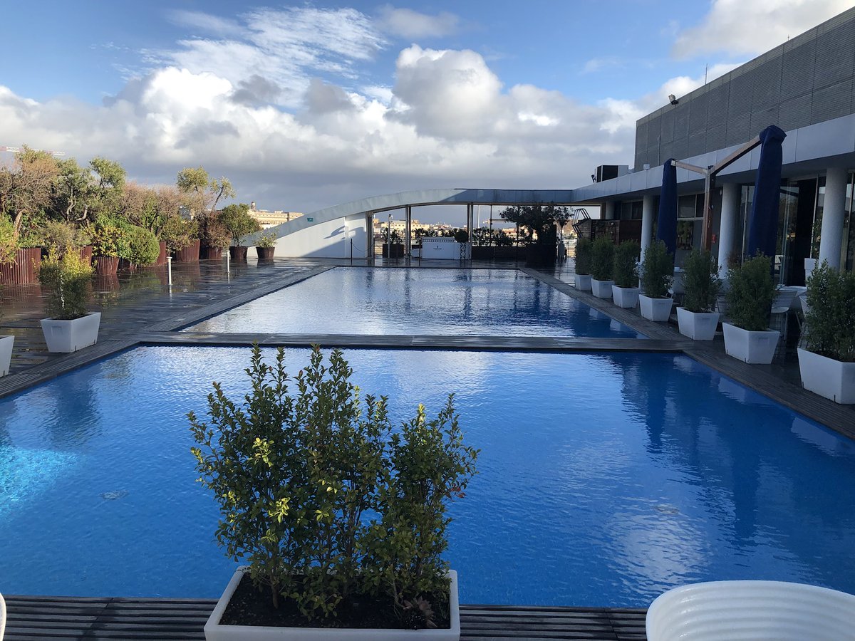 SwimLabUK's tweet photo. Swim and Run clinic in Rome next year with SwimLab anyone? Coached by Salim and Karen. #triathlon #AltSwimClub #swimming #SwimItalia #ItalianSwimJob @RenegadeTriTeam https://t.co/v2EWdqyEgD