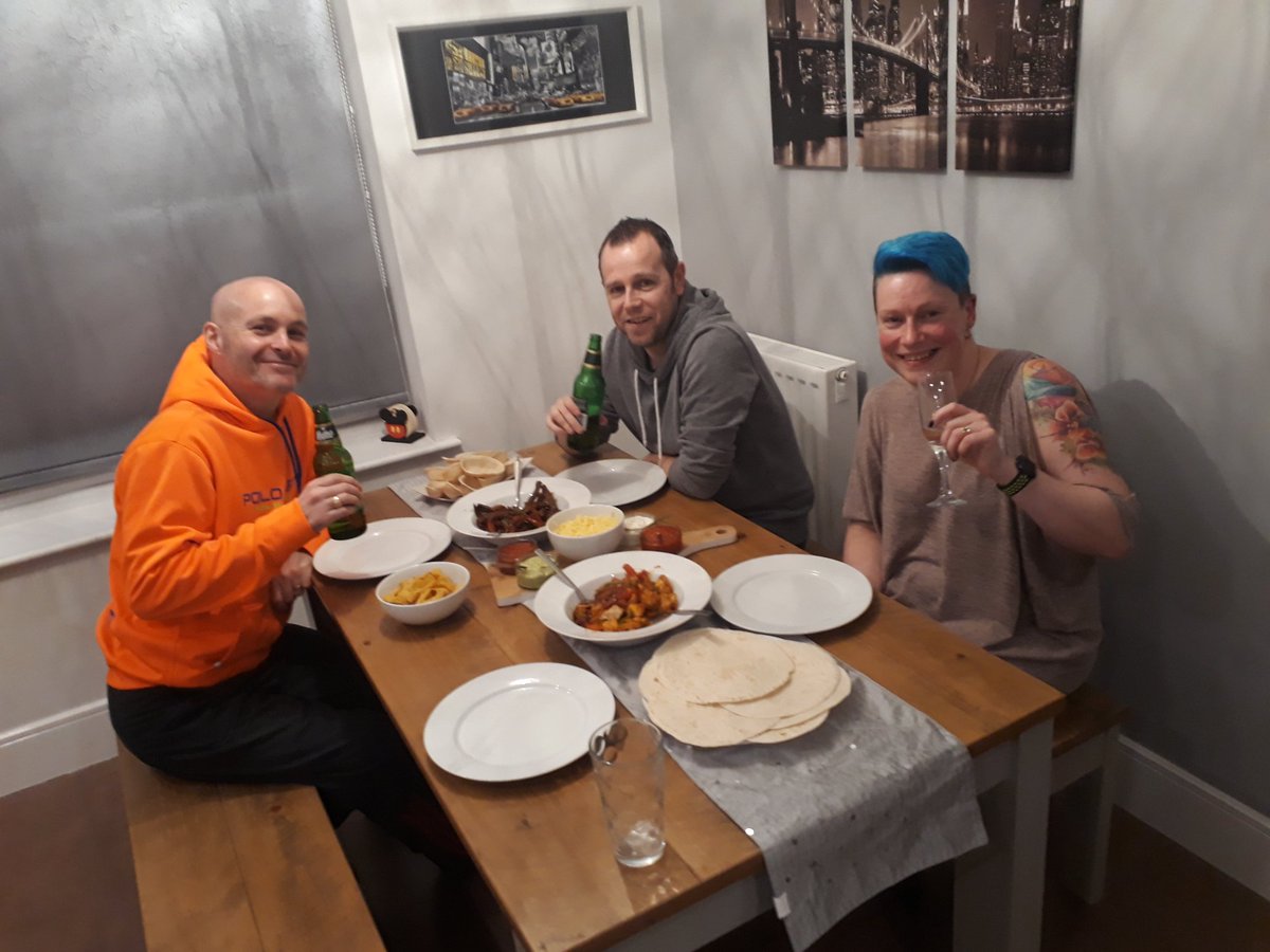 LisaOverend's tweet photo. @whodaresbins @MartinOverend catch up with the Reid's #family #welloverdue https://t.co/d6Pokl9aQa