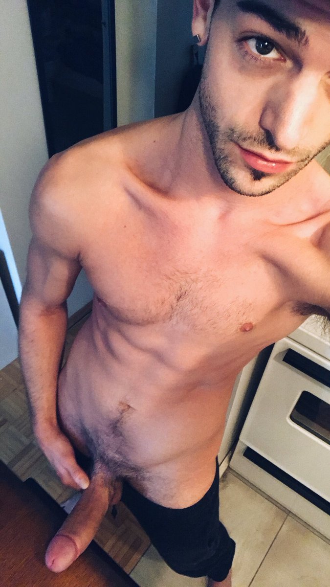 corykanexxx's tweet photo. Dick is on the menu tonight 😉 https://t.co/YLygADHfRc