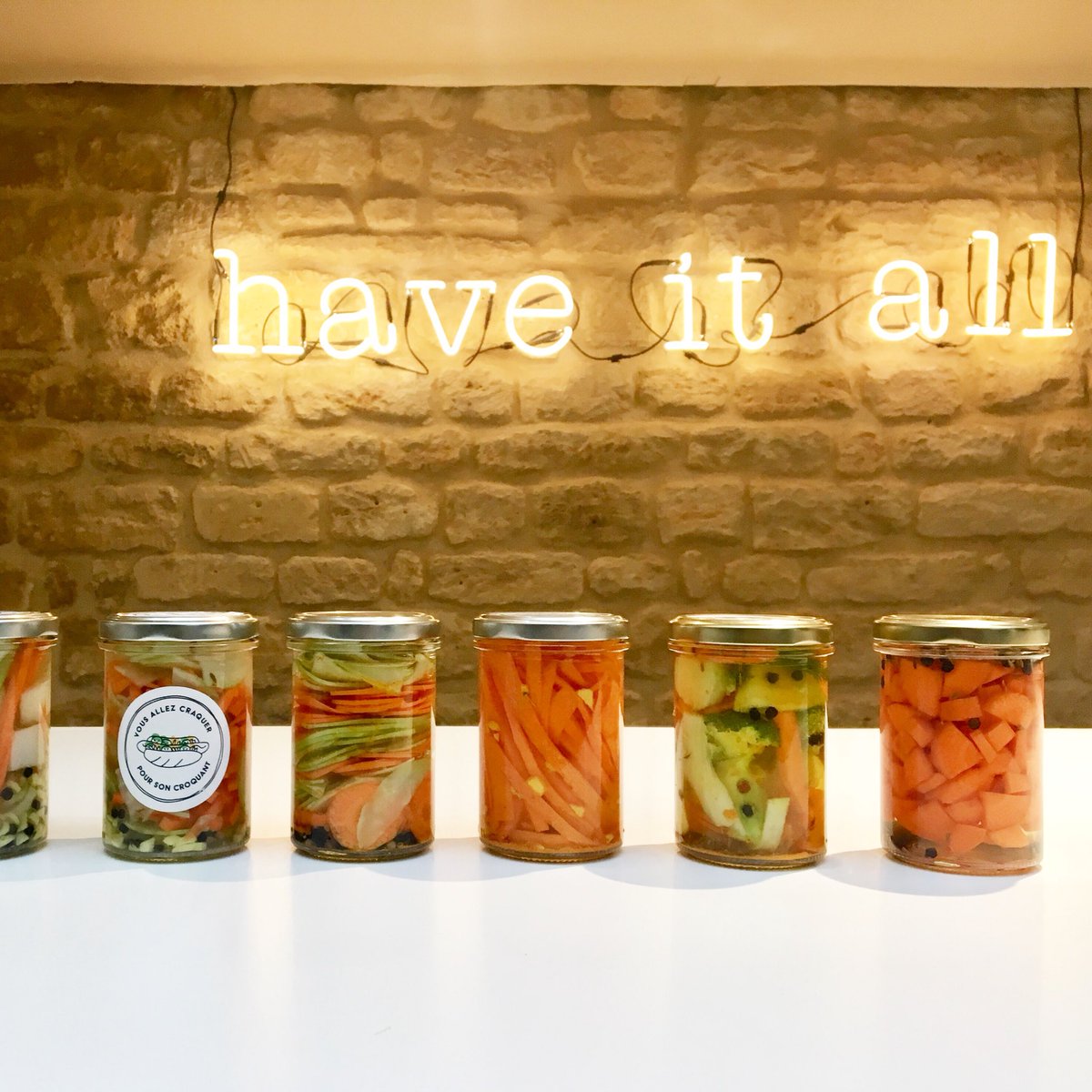 Les pickles c’est bon pour la digestion, oui mdame ! Merci pour l’interview Aleksandra et Emilie #Cestsibonnutrition les3chouettes.fr/blog/des-pickl…