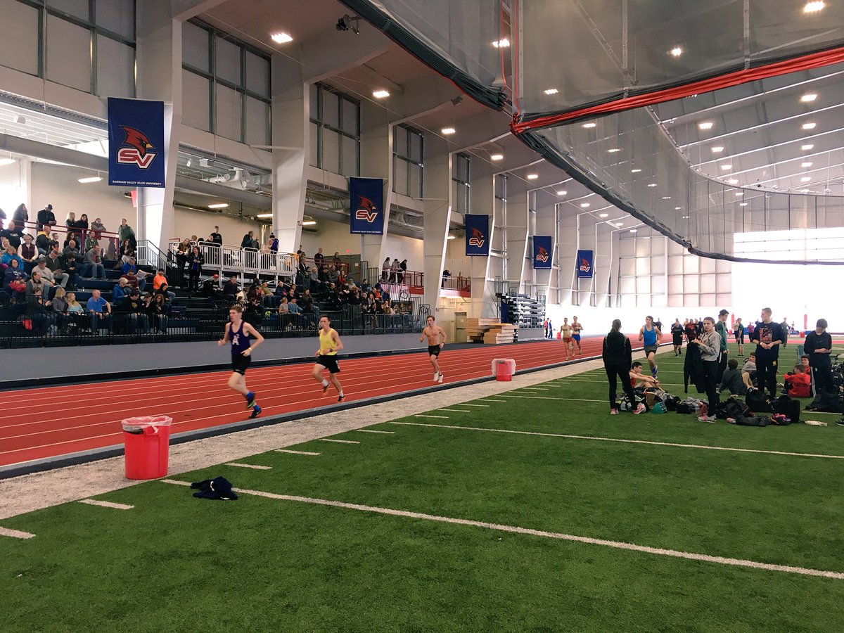 CCXCandTF's tweet photo. Our top varsity runners represented Catholic Central at the SVSU Distance Invitational! Senior @broberts929, Junior @alexxbowling, and Sophomores @aj_dugas and @lperelli43 competed in the DMR race #CCpride #shamrocks https://t.co/r1gg4STgCE