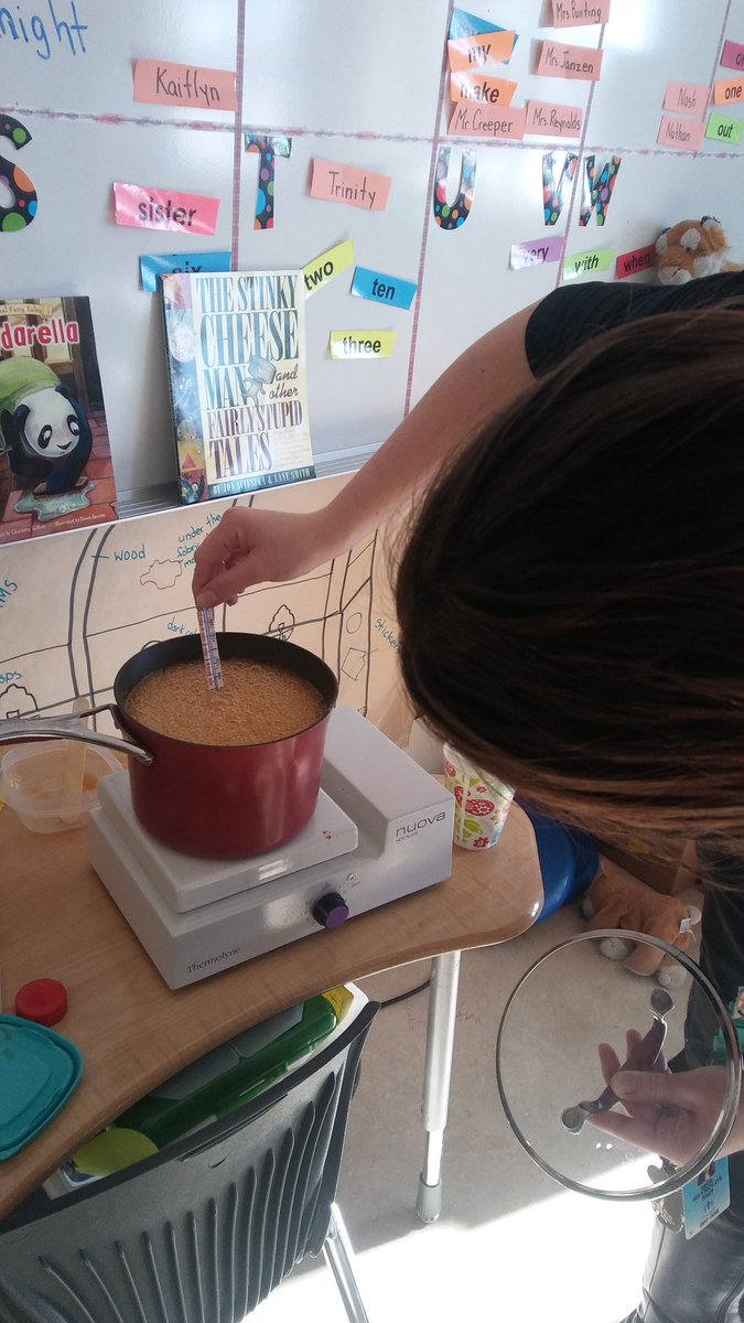 MrsNancyCole's tweet photo. MrsReynold's and MrsCole's classes learned how to roll maple syrup in snow in their Hot Cold science unit. Yummy! @ralph_mccall https://t.co/PvkmyYbySr
