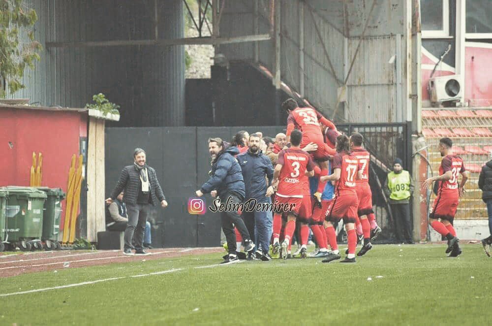 Yüksek sesle ilerleyişe devam.Zafer KARAGÜMRÜK’ün. 💪🏽#MG33 🔴⚫️
