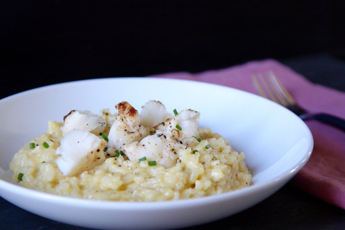 No-Stir Oven Baked Risotto with Grilled Lobster is perfect for Valentine’s Day! 😍 Recipe is up on the blog!   goodthymekitchen.com/no-stir-oven-b…