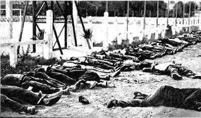 #صورة_من_جرائم_الغرب
ضد أمة الاسلام. حين احتلت فرنسا تشاد سنة ١٩١٧م جمعت علمائها وفقهائها وكانوا نحو ٤٠٠ عالم وفقيه وقطعت رؤوسهم بالسواطير. إنها صورة واحدة فقط من مذابح الغرب الصليبي التخريبي ضد عالم الاسلام . المرجع  كتاب"تشاد" للدكتور محمود شاكر؛ ص ٧٣