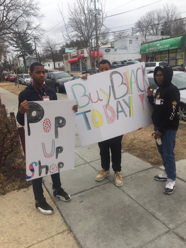 Boone_ES's tweet photo. #Orrpopupshop   We're open till 2pm.  32 vendors.  Come out support Black biz &amp; our students. https://t.co/tgIVzJ0zZw