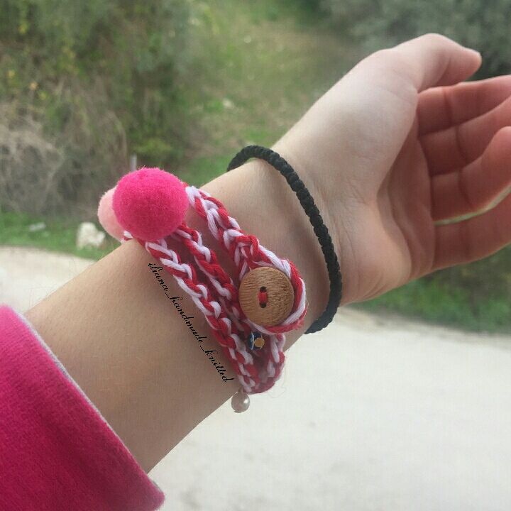 IlianaHandmade's tweet photo. 2060 Πλεκτο #μαρτακι με πομ πομ, περλιτσα και ματάκι! https://t.co/W0QHCrOb3F