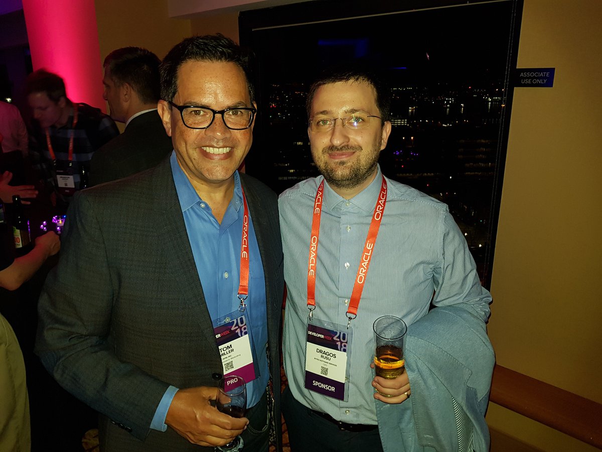 bytexromania's tweet photo. @dragosrusu with @tmillr, VP of Sales from @npmjs, at the VIP party #devweek2018. @bytexromania is using open source components and giving back components to the community via NPM. #XBEM @DevWeek #devweek18 #opensource #npm #community #BYTEX https://t.co/s8o5R4J8y7