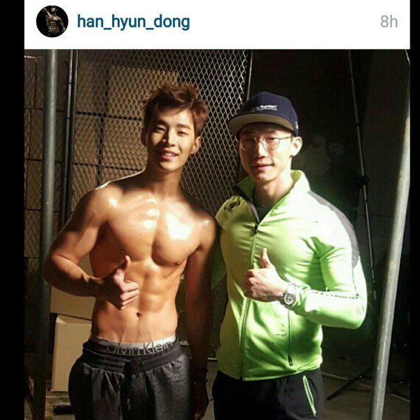 kidolshot's tweet photo. Henry Lau abs https://t.co/uillRwTFgP