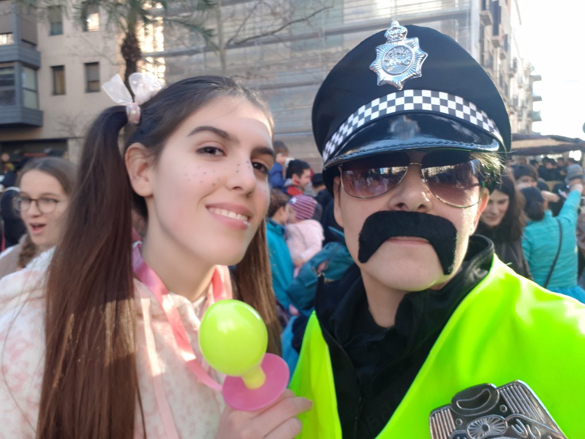 RocMonge's tweet photo. #CarnestoltesPoblenou ...ja estem en marxa a la Rua!!! #Poblenou #Rua #Carnaval #party #fiesta #CarnavalBCN #RamblaPoblenou https://t.co/3hrf9JUjLy