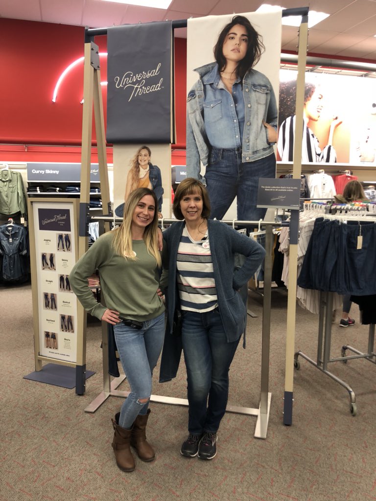 kharp84's tweet image. Come get your Universal Thread today at Zona and let one of these two hook you up!! #UniversalThread #R100FindYourFit @courtC99 @TrishaNoble @Wheat6Nat