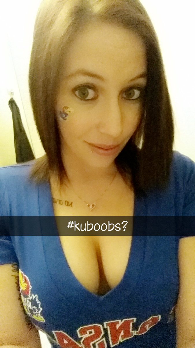 hawkgirl07's tweet photo. Its Gameday- folks! #kuboobs #rcjh #KUvsBaylor #big12 https://t.co/WVXCLKprL6