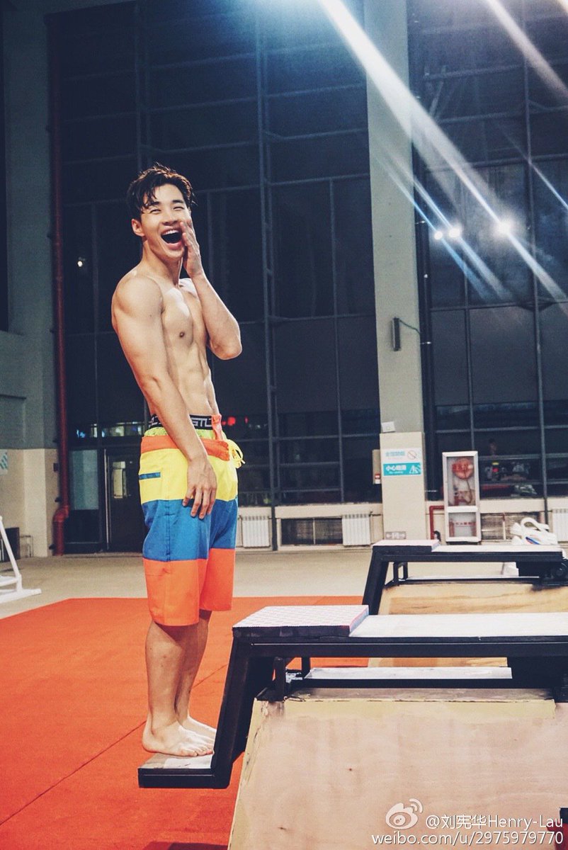 kidolshot's tweet photo. Henry Lau shirtless https://t.co/h5oMRDBRap