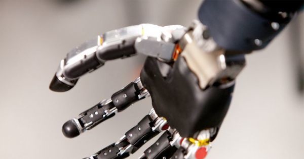 RobotShop's tweet photo. Florida man becomes first person to live with advanced mind-controlled robotic arm https://t.co/U64nTOz2Oc. https://t.co/JKsklbsFjy