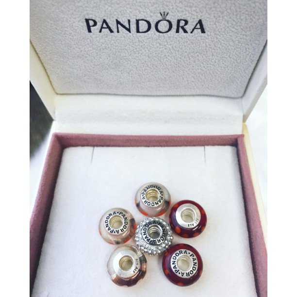 Ladies, look what came in just in time for Valentine's Day! These pandora charms are just $55! ❤️
