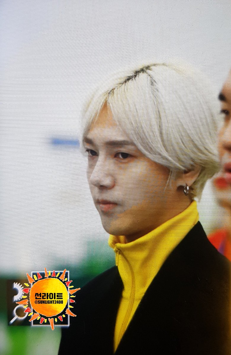 Sunlight2408's tweet photo. 플뷰 180211 홍콩공항 #SUPERSHOW7 #SS7INHK #YESUNG #SUPERJUNIOR #예성 #슈퍼주니어 @shfly3424 🛫 https://t.co/U0F9V1gElG