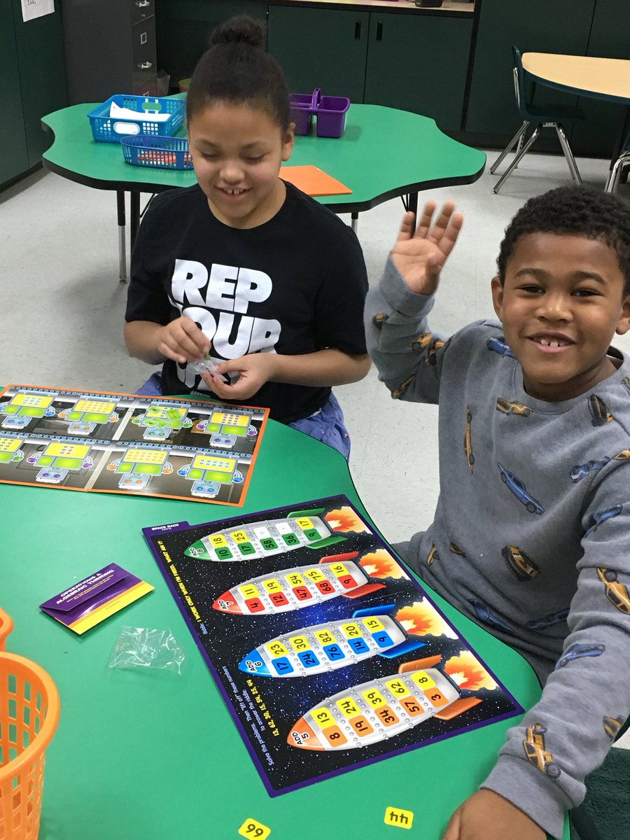 ms_murcia's tweet photo. Having fun in Saturday School! 😃 #O_Braves https://t.co/Yu9J9BGcCW